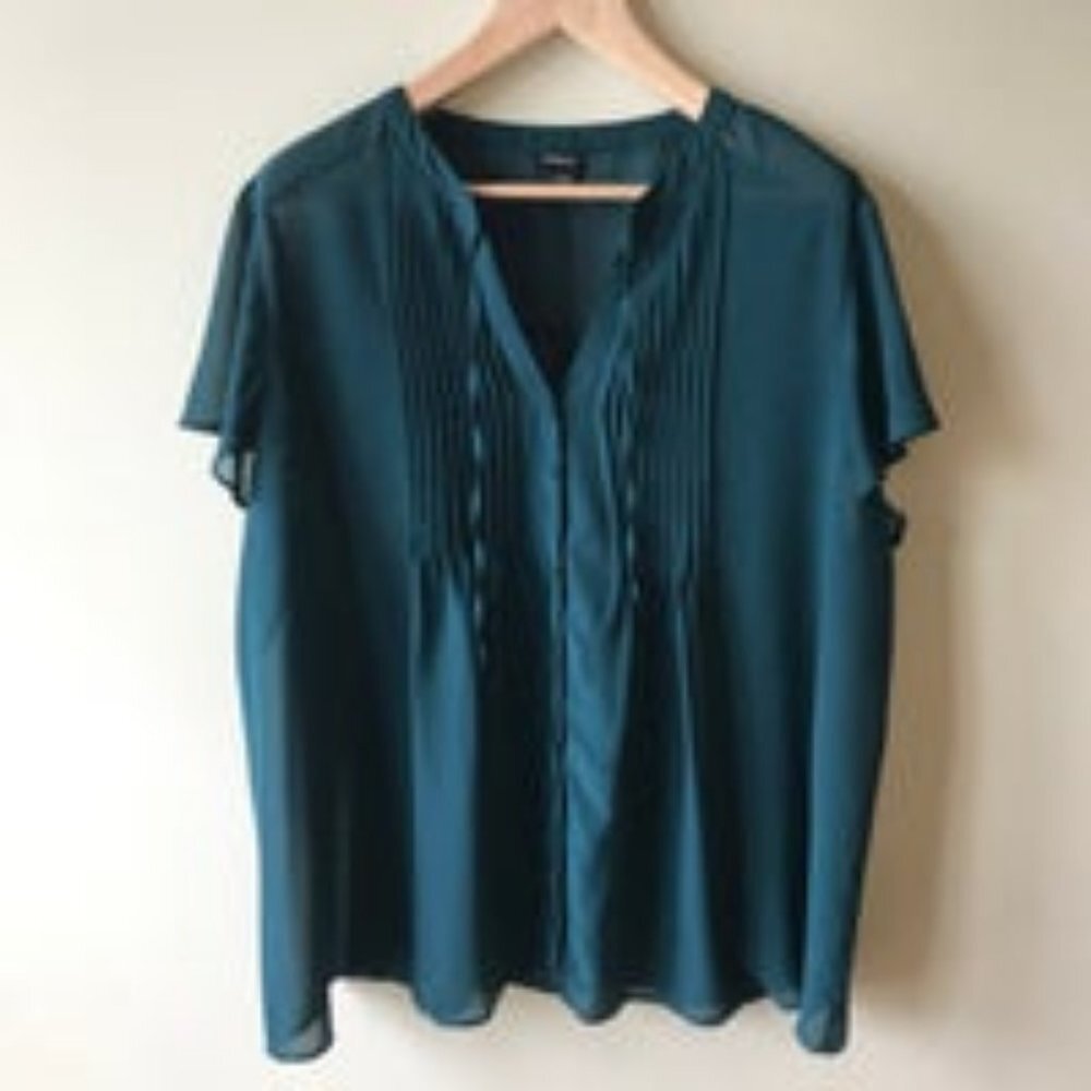 Torrid Blouse short sleeved